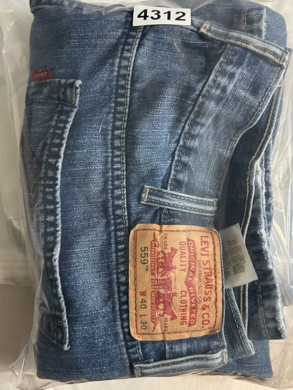 Levi's 559 Straight Leg Jeans Mens 40x30 Blue Denim Medium Wash Relaxed Fit